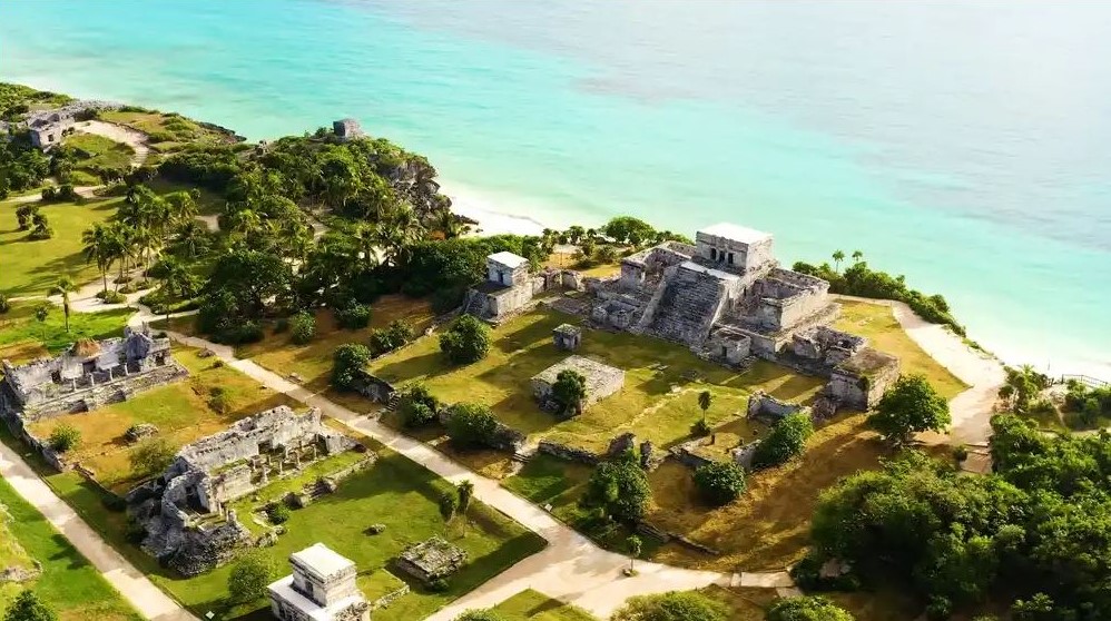 mayan_ruins_tulum_cenotes